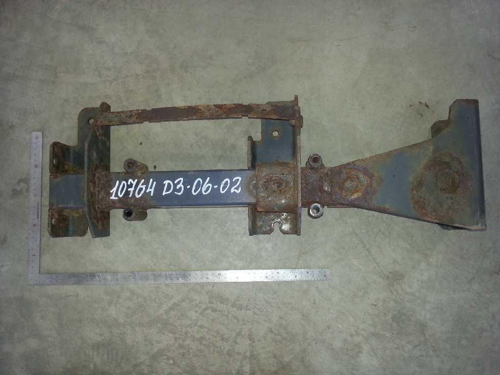 кронштейн глушителя б/у - 2